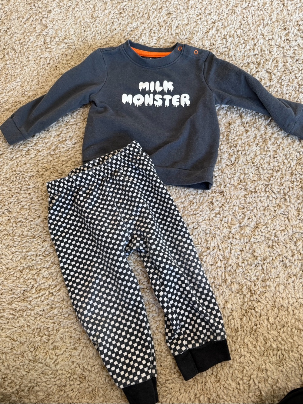 Cat & Jack black and white Baby Milk Monster long sleeve outfit 18 months